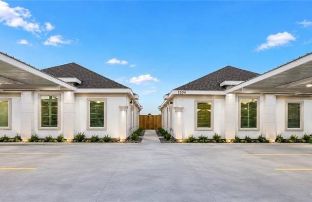 1505 Shavano Drive Gallery 1