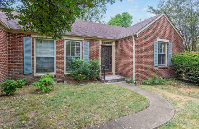 Green Hills Duplex! Fenced in Yard! Gallery 3
