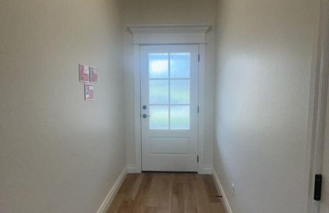 Brand New 4 Bedroom Home with Bonus Room Gallery 4