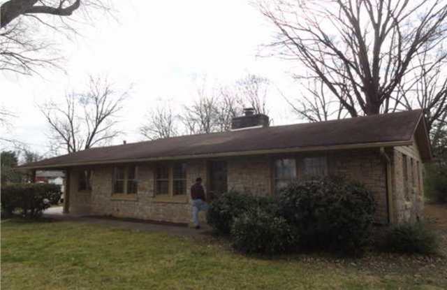 Single Family Home in Nice Neighborhool - 625 Meadowlawn Avenue, Bowling Green, KY 42103