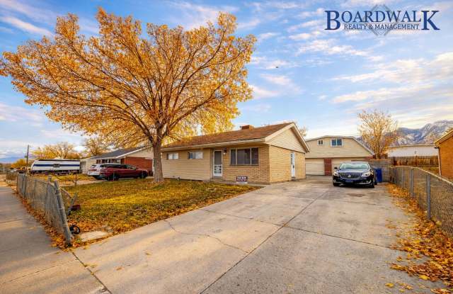 Spacious 5-Bedroom Home with Lofted Garage photos photos