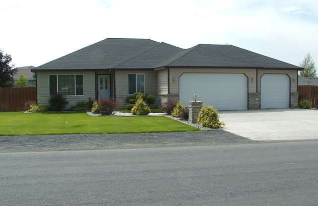 Home for Rent With Water Included!! Gallery 1