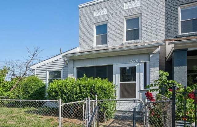 1640 L ST NE photos photos