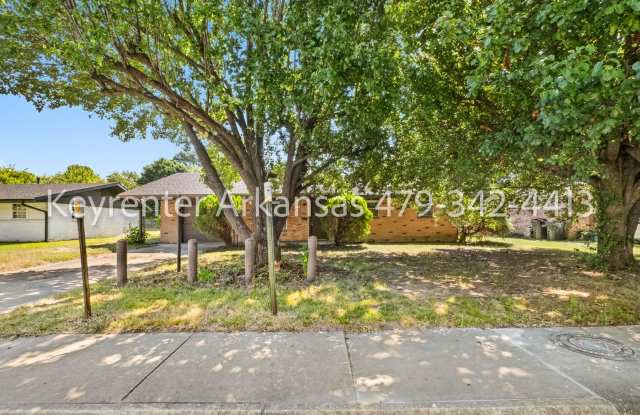 Updated 3 Bedroom Home with Large Backyard in the Heart of Springdale Gallery 4