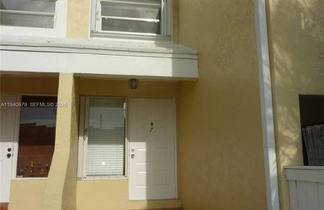 4535 SW 68th Ct Cir photos photos