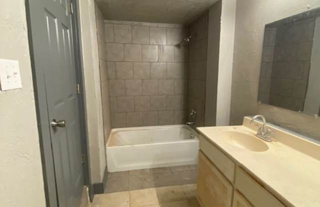 **Charming 3-Bedroom, 2-Bath Home in West Tulsa – $1,295/Month!** Gallery 3