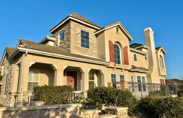 3 Bedroom + 3 Bathroom Home | Midtown Ventura | Unfurnished Gallery 3