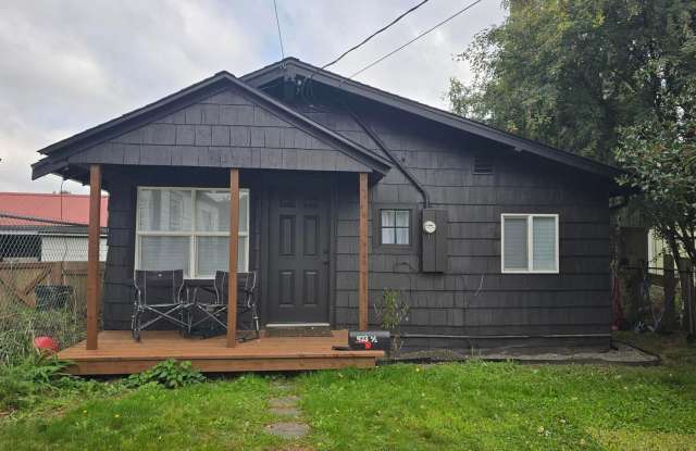 1 Bedroom, 1 bathroom House - 423 Puget Street, Sedro-Woolley, WA 98284 1 Bedroom, 1 bathroom House - 423 Puget Street, Sedro-Woolley, WA 98284