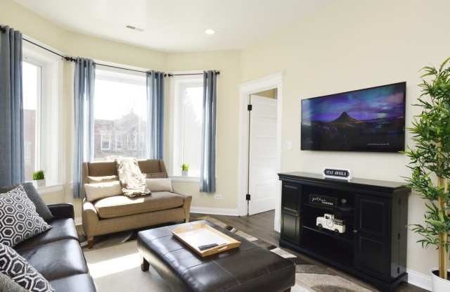 2904 W DIVERSEY Avenue Gallery 4