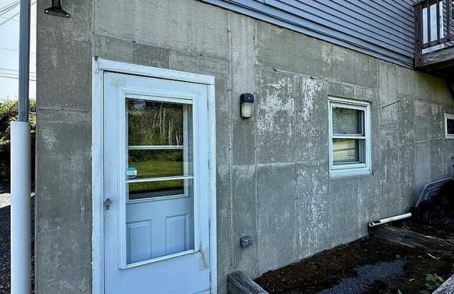 1295 Bunny Lane Gallery 1
