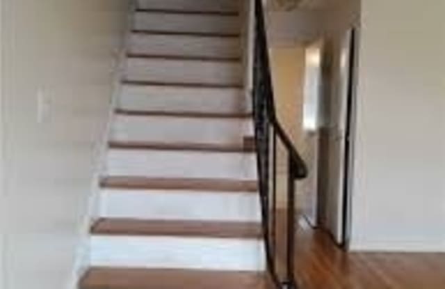 217-23 Hempstead Ave Gallery 2