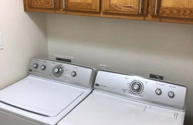 $1195 -Charming duplex in Pilot Point photos photos