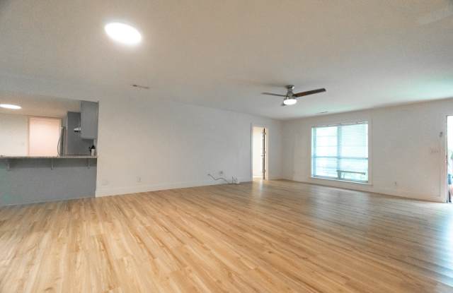1200 South Dinsmore Trail Gallery 3