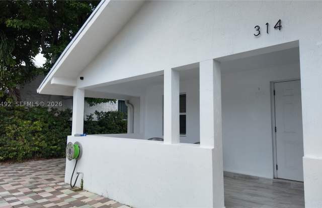 314 SW 10th Ave photos photos