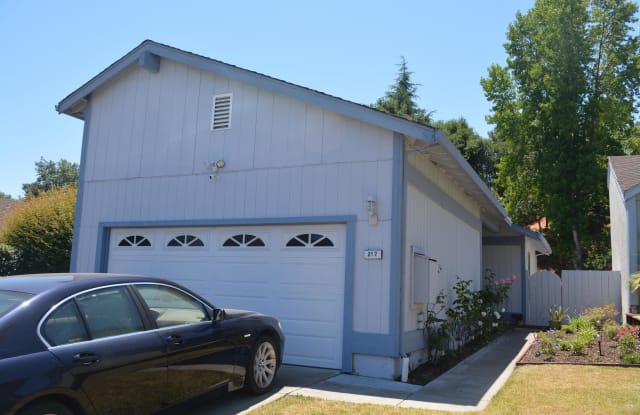 217 Brighton Street - 217 Brighton Street, Hercules, CA 94547