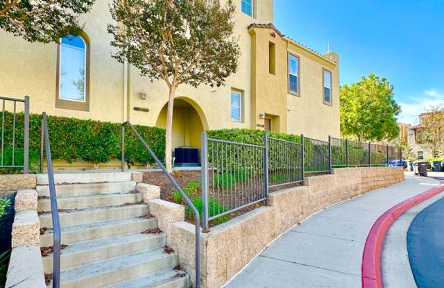 Beautiful Townhome Unit in the Private and Gated Coronado Rancho Community of San Marcos! Gallery 3