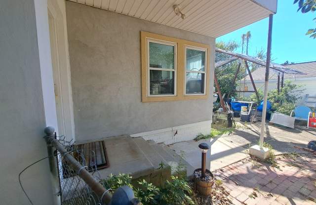 Optionally Furnished East Hill studio apartment with all utilities included photos photos