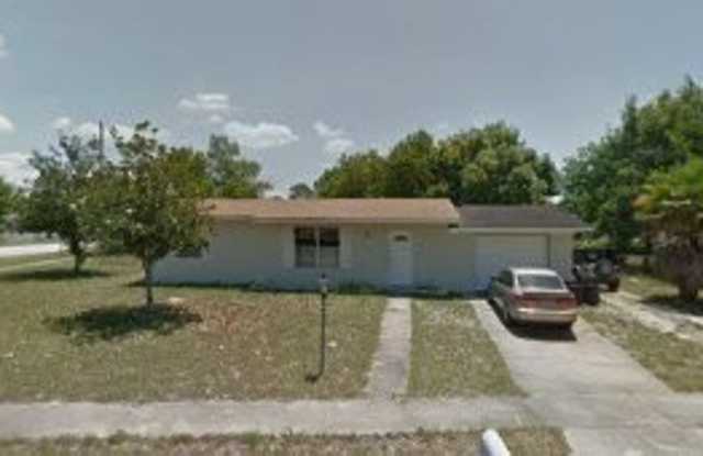 3 Bedroom 1 Bathroom Home For Rent at 1407 Whitewood Drive Deltona, FL. 32725 Gallery 1