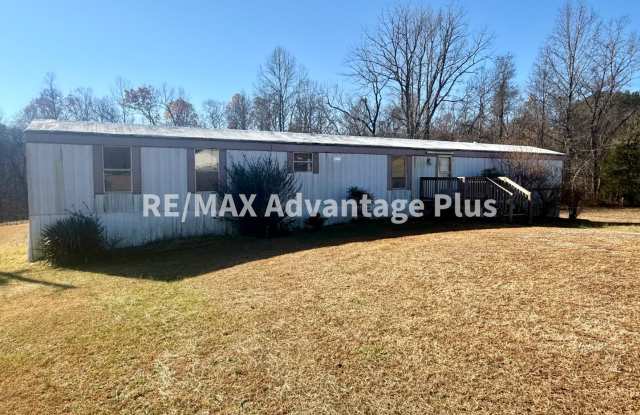 Affordable 3-Bedroom in a beautiful country setting - 172 Jenkins Drive, Prince Edward County, VA 23966