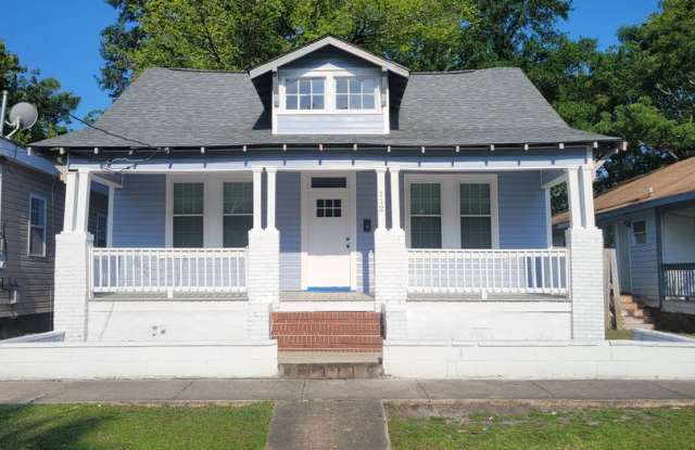 Newly renovated 4 bed 2 bath home in the heart of Downtown Wilmington . photos photos