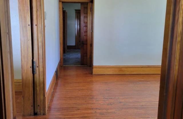 Single Family Home - Great Location! Gallery 4