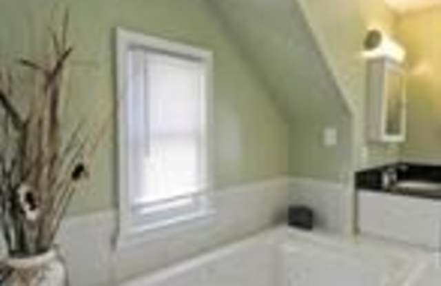 3516 Gallows Road Gallery 2