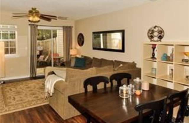 13636 Meade Glen Court Gallery 3