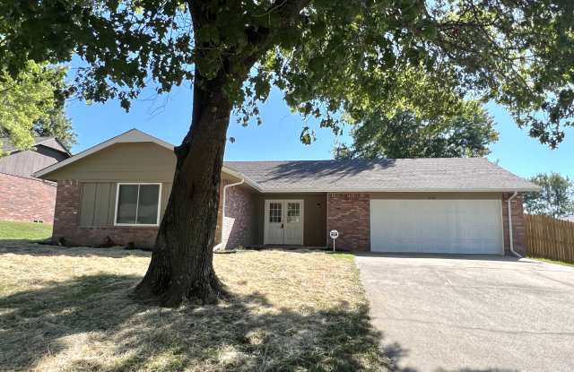 656 S Maywood Dr photos photos
