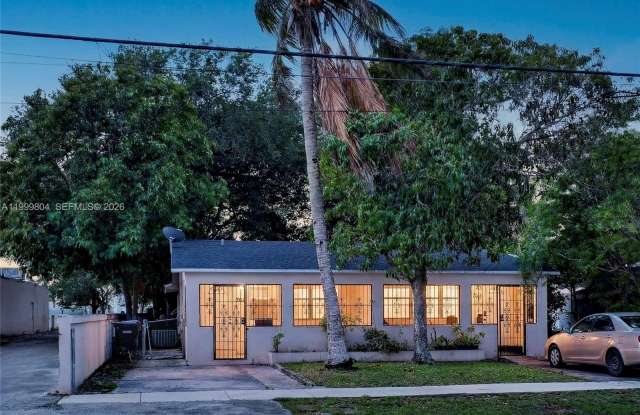 762 NE 131st St photos photos