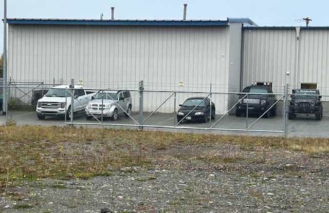 490 East Railroad Avenue - E Gallery 3
