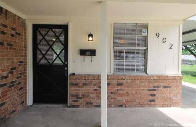 902 Lindo Drive Gallery 2