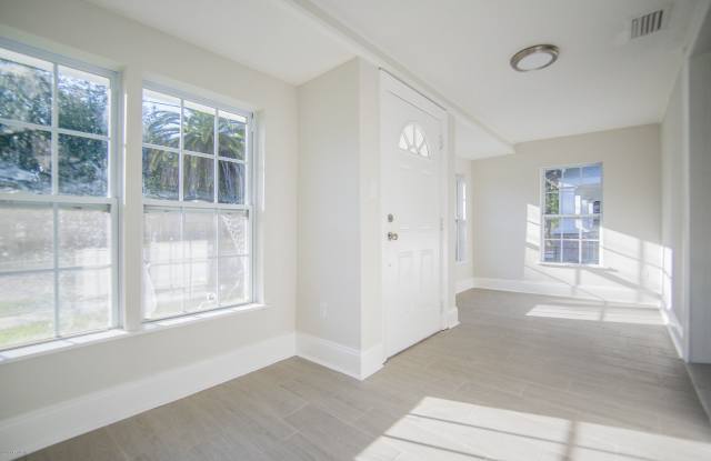 693 BRIDAL AVE Gallery 2