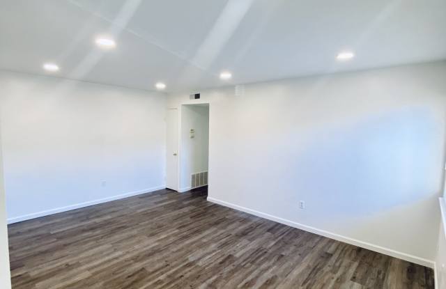 6311 San Benito Way Gallery 2