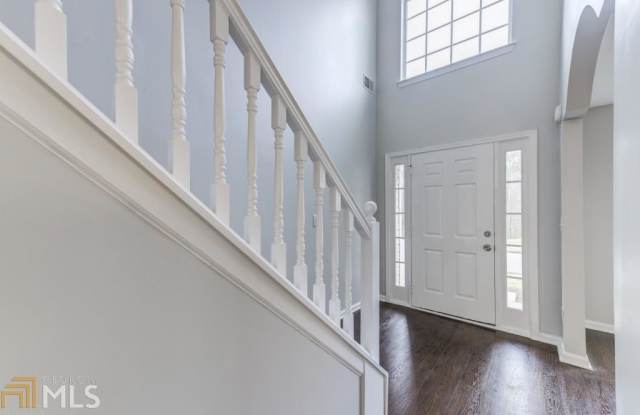 2956 Two Lake Cir Gallery 3