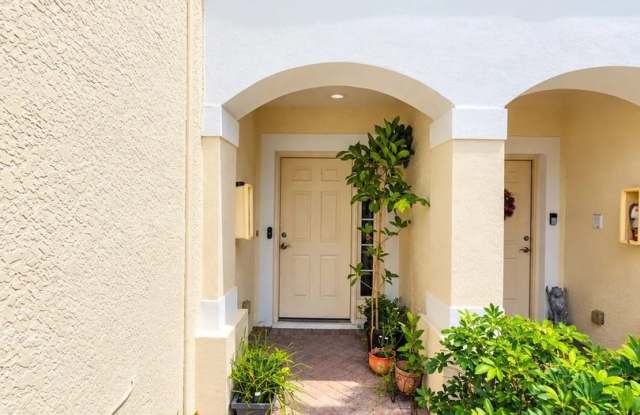 Available Nov 01 - Beautiful 3-bedroom, 2.5-bath townhome with attached garage in the heart of Naples at Pinehurst! Gallery 3