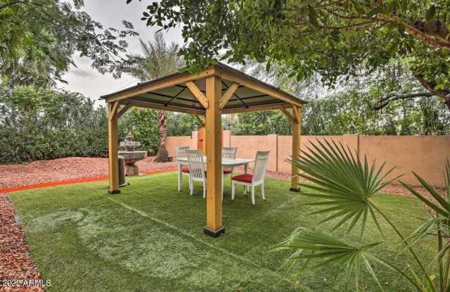 15TH AVE. & OSBORN RD 2 bedroom! Gallery 1
