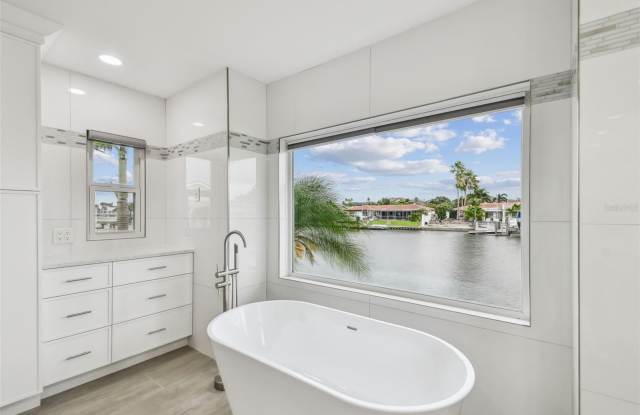 3938 VERSAILLES Drive Gallery 3