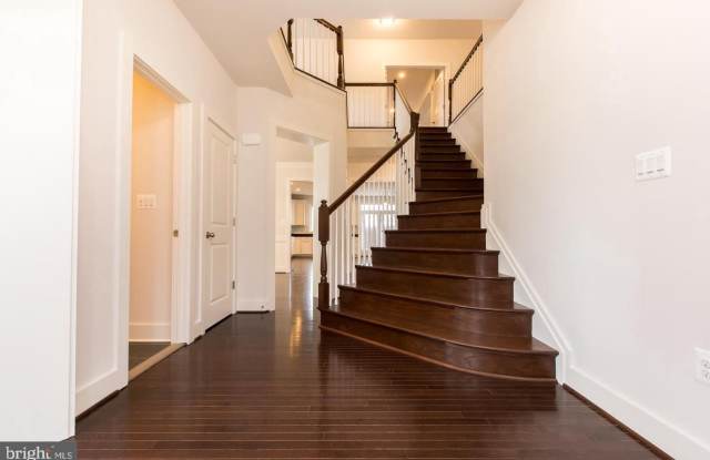 304 S STONESTREET Avenue Gallery 3