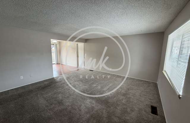 Charming 2 Bedroom 1 Bathroom Quadplex Available for Rent Gallery 3