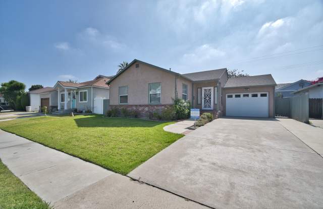Spacious 4 Bedroom Home with A/C photos photos
