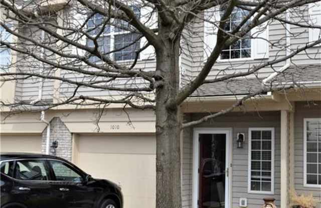 1010 GROVEWOOD Drive Gallery 2