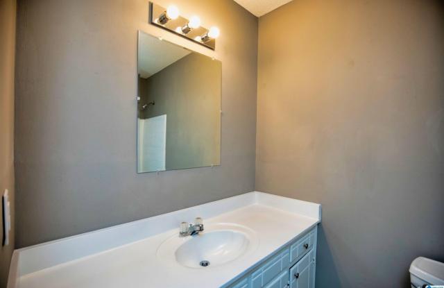 3 Bedroom 1.5 Bath Home in Adamsville Area Gallery 4