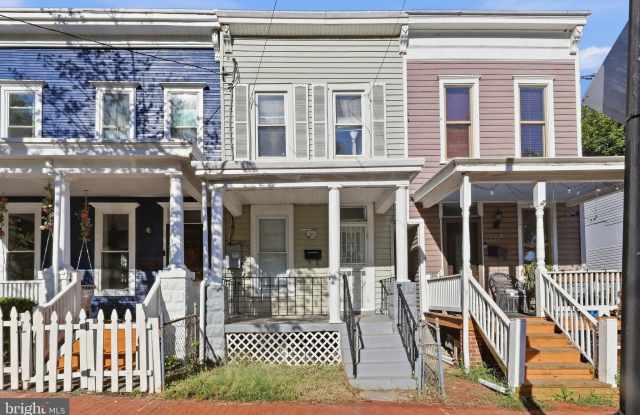 2227 14TH Street SE Gallery 1