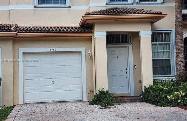 2762 SW 85th Ave photos photos