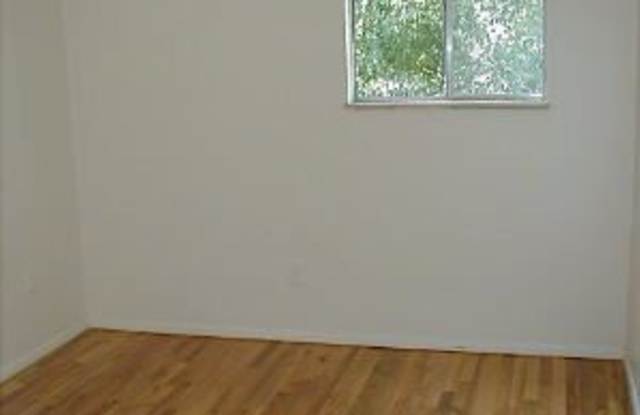 1385 Drexel Gallery 3