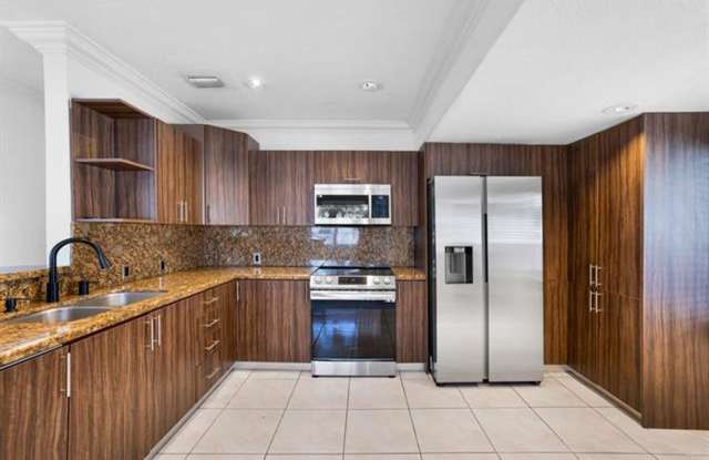 242 W 19th St # 242, Hialeah, FL 33010 Gallery 1