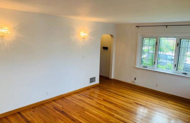 40-33 UTOPIA PKWY Gallery 3