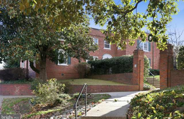1744 N RHODES Street unit: 310 Gallery 4