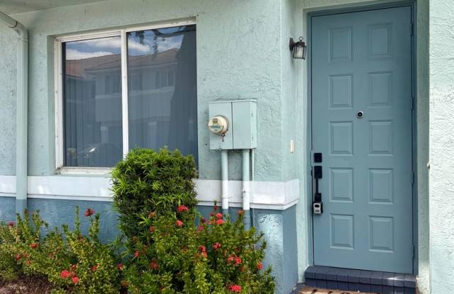 Cozy 3/2.5 Townhome in Convenient Location photos photos