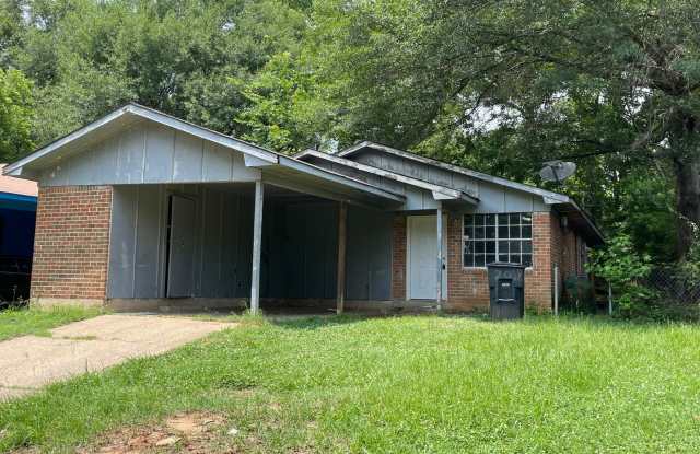4 Bed, 1.5 Bath Home With Carport and Central HVAC - 2018 Garden Street, Shreveport, LA 71101